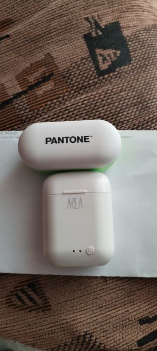 Vând căști wireless