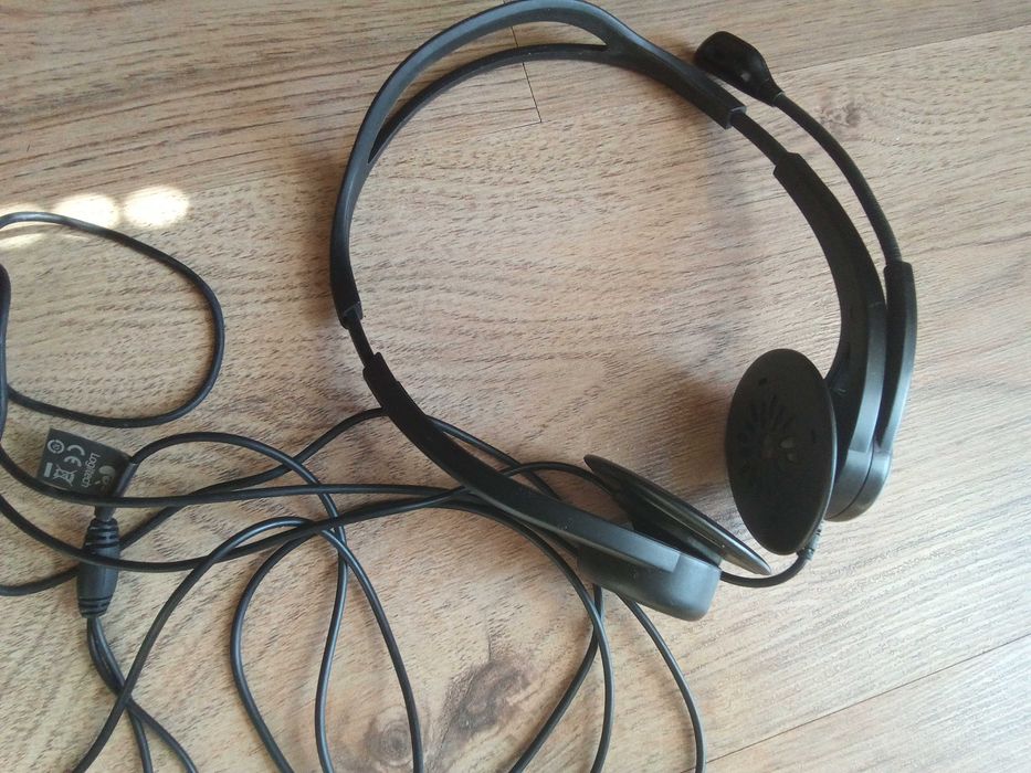 Слушалки с микрофон Logitech