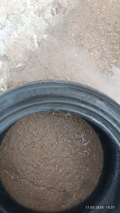 Продам шины 235/45/17