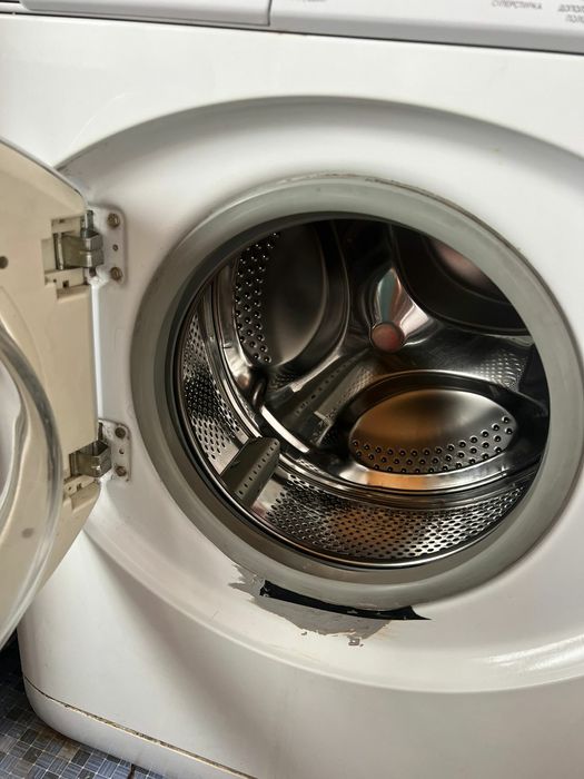 Стирала автомат Hotpoint