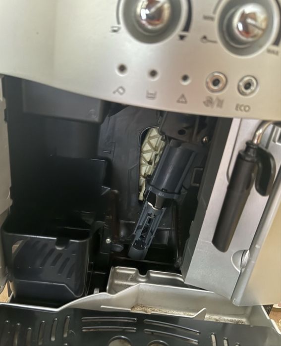 Delonghi Magnifica in stare perfecta