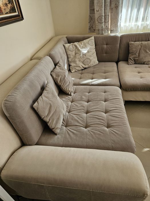 Голям пе-образен диван