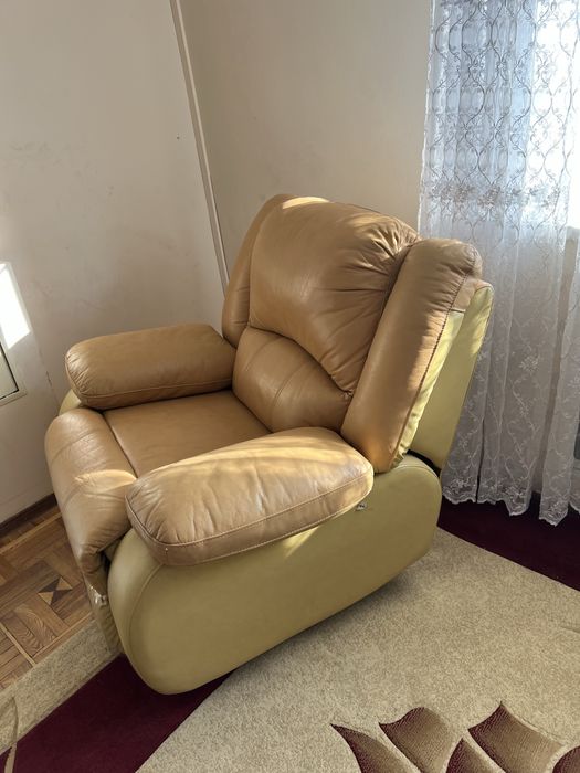 Кресло качалка кожаная