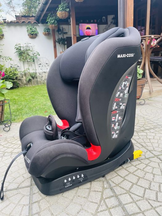 Столче за кола Maxi Cosi Titan черно с Isofix 9-36кг