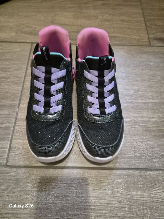 Adidasi Skechers marimea 33