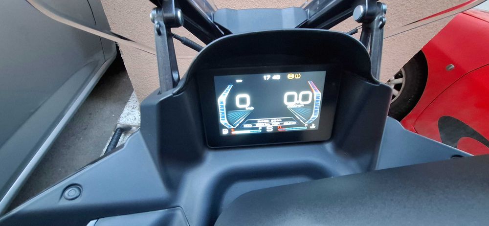 Maxi scuter ZONTES M310 34CP 2024 11000km in stare perfecta