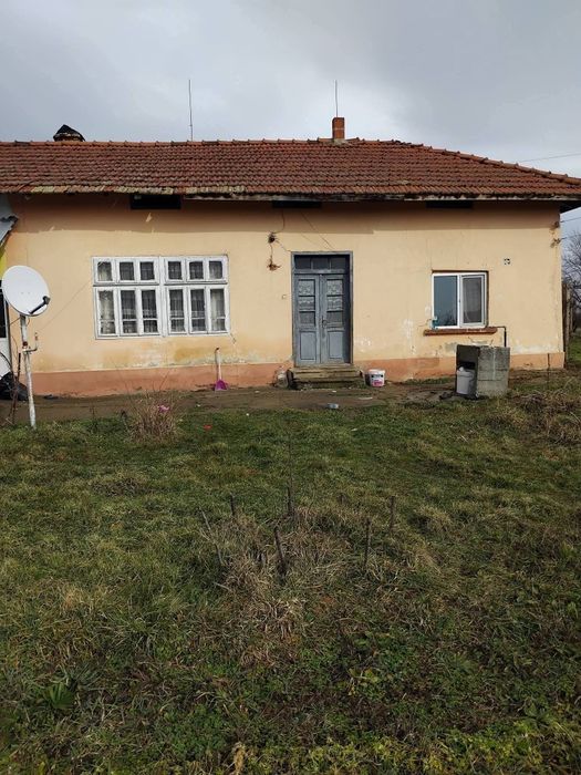 Продава се Къща в Търговище, Запад 1 - 80 кв.м за 1 €/кв.м - Снимка #2
