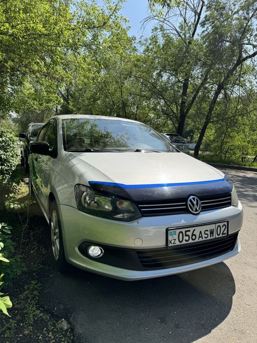 Продам машину polo 2012 год .