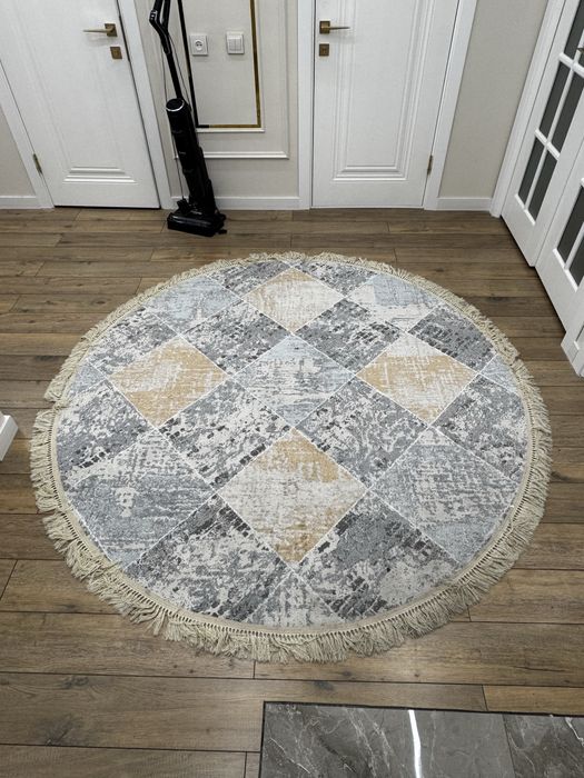 Продам ковер круглый