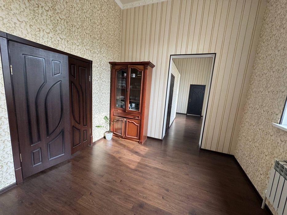 Продаётся двухэтажный дом, готовый к проживанию.