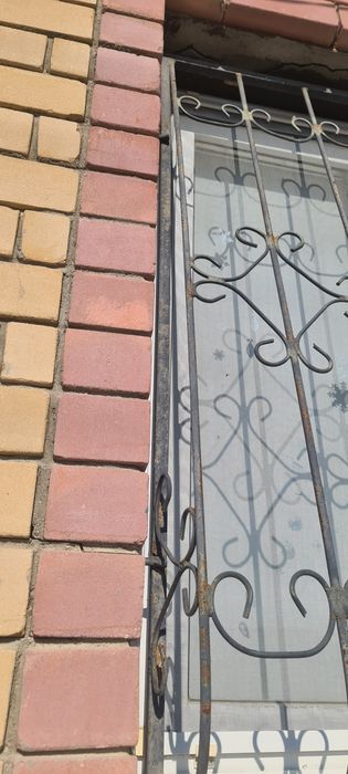 Металлочерепица. Решетки на окна. Окна