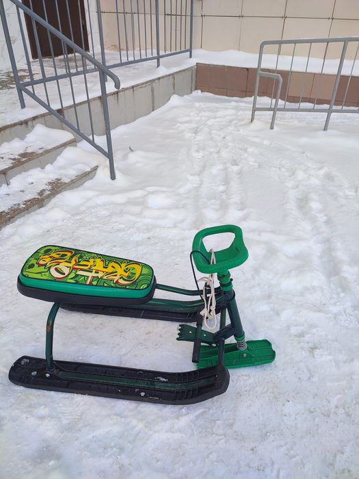 Продам Санки снегоход