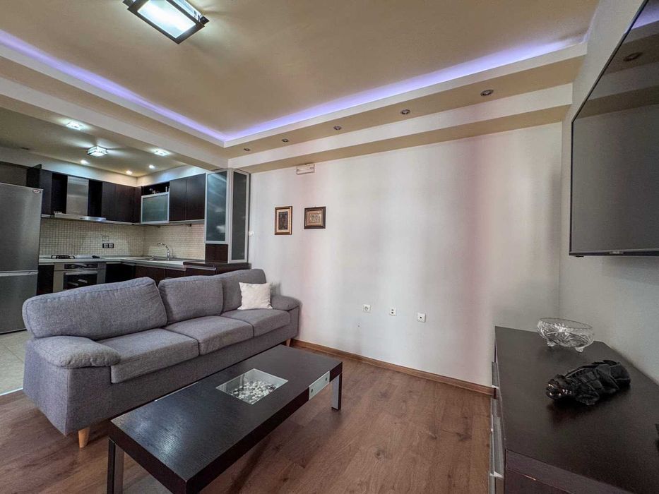 Дава се под наем Тристаен апартамент в Бургас, Възраждане - 96 кв.м за 663 € - Снимка #5