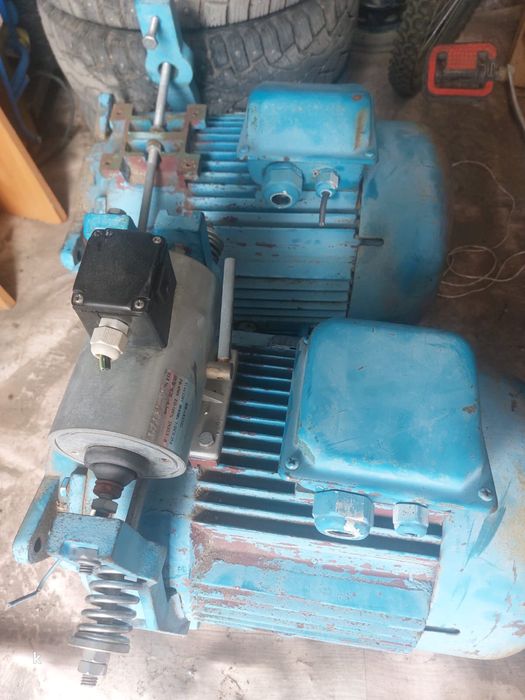 Продам электродвигатель