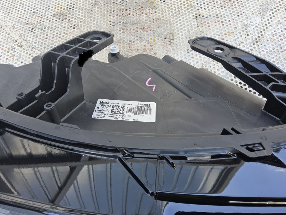 Far dreapta Full Led Dacia Duster 3 Bigster cod 260107725r far Duster 3 Bigster stanga dreapta