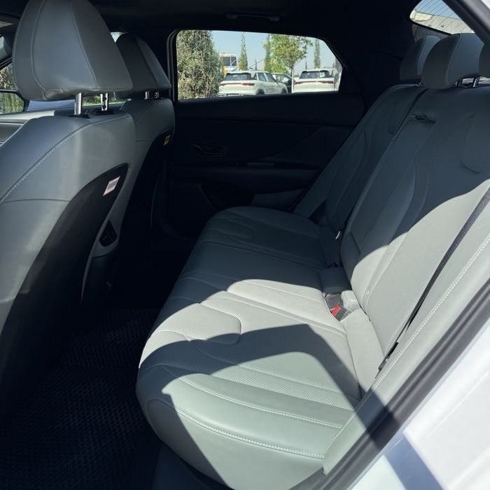 Hyundai Elantra 2025 Luxe 2.0