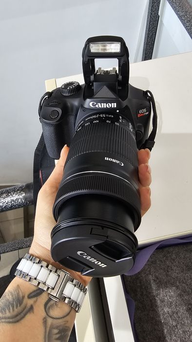 Canon EOS Rebel T 100