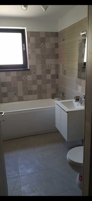 Inchiriez apartament 3 camere Teilor. Bloc nou. 1 Loc de parcare