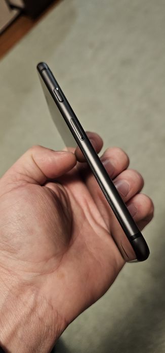 Iphone 8 6 97% baterie, 169 cicluri