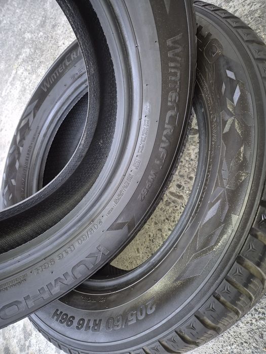 Kumho 205/60/16 зимни