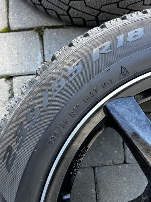 Jante VW 18” cu cauciucuri iarna Pirelli 255/55 R18 - stare f buna