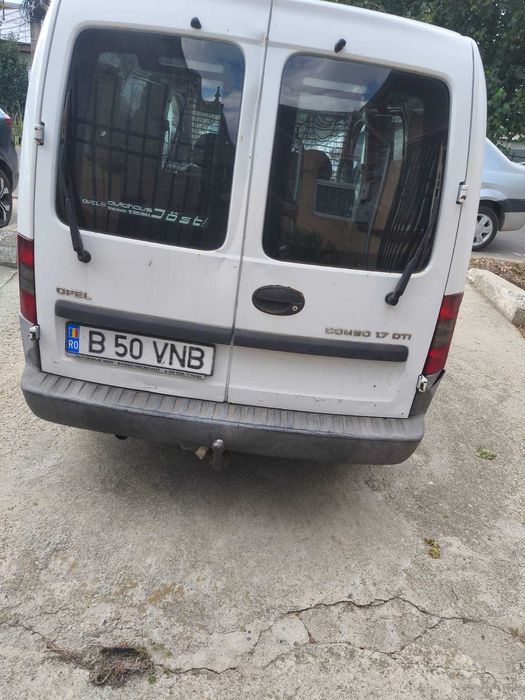 autoutilitara opel combo