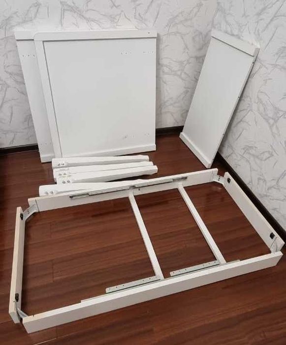 Стол для гостиной