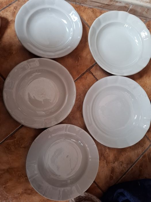 Продавам порцеланови съдове