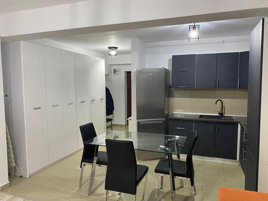 Garsoniera cu loc de parcare zona Mihai Viteazu-Cedonia 330 euro