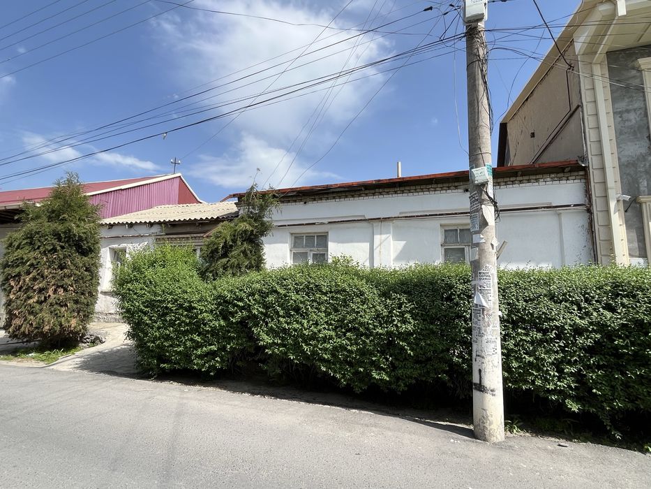 Продаётся дом в центре города, 4 соток 6 комнат