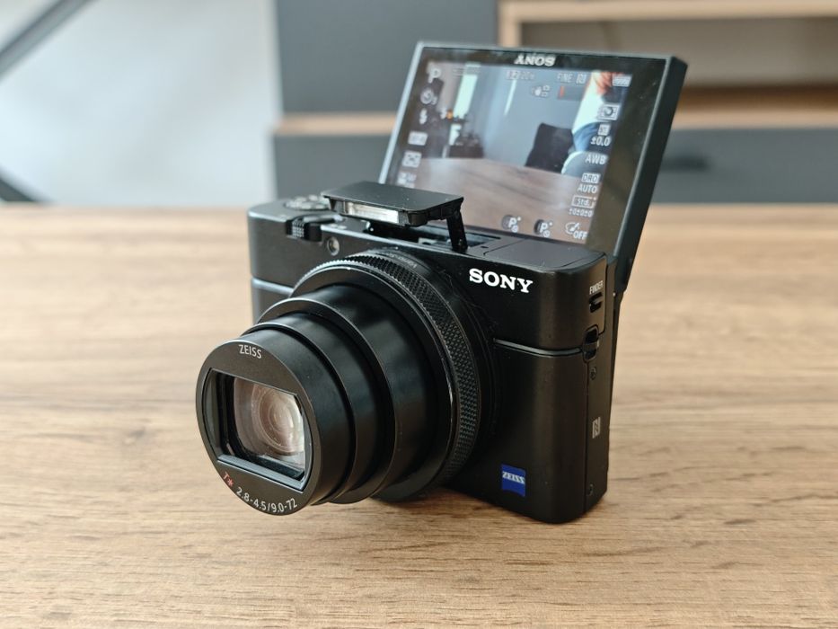 Sony RX100 Mark VI (Комплект)