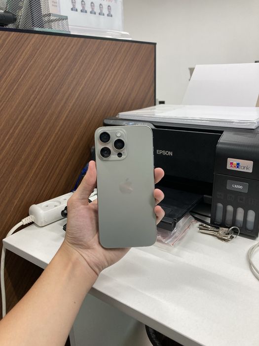 Продам срочно iPhone 15 Pro Max 512GB
