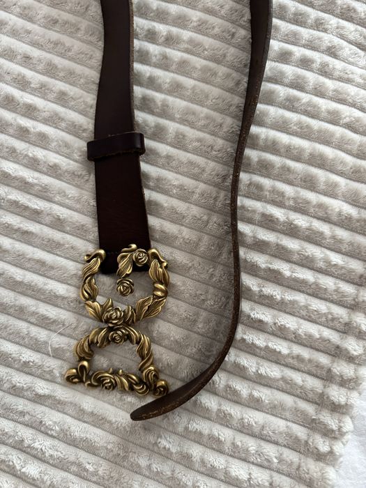 Колани от кожа и  камъни