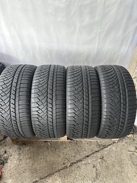 255/35/21  Kumho dot23