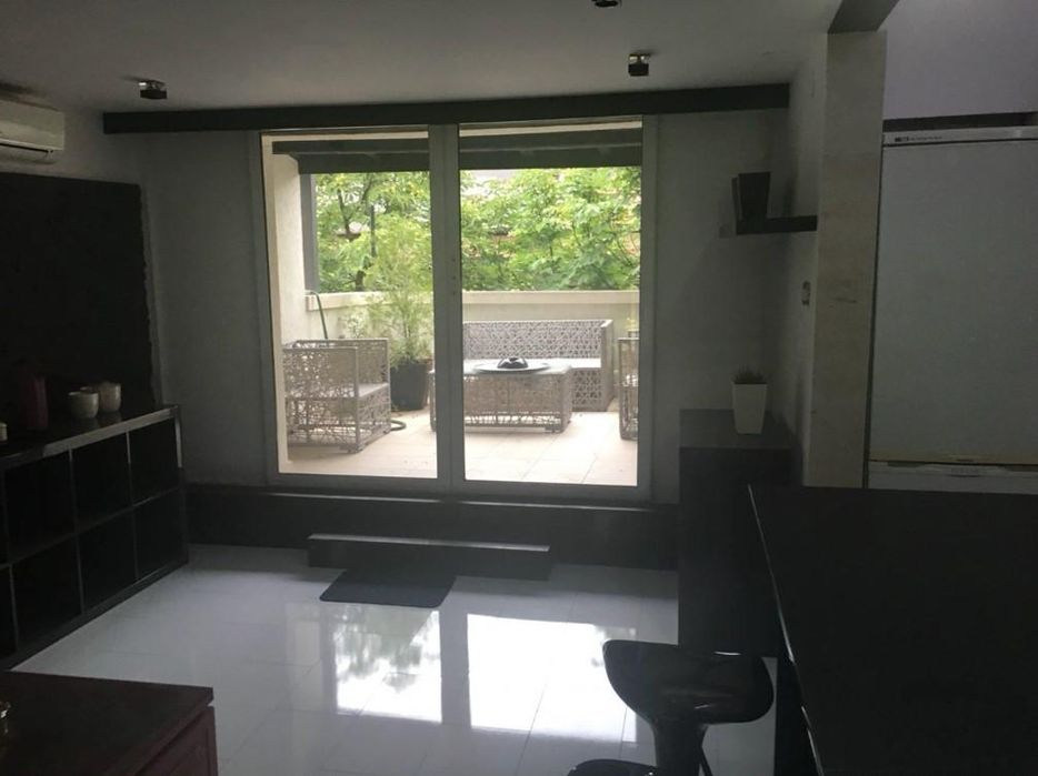 Дава се под наем Тристаен апартамент в София, Център - 83 кв.м за 750 € - Снимка #2