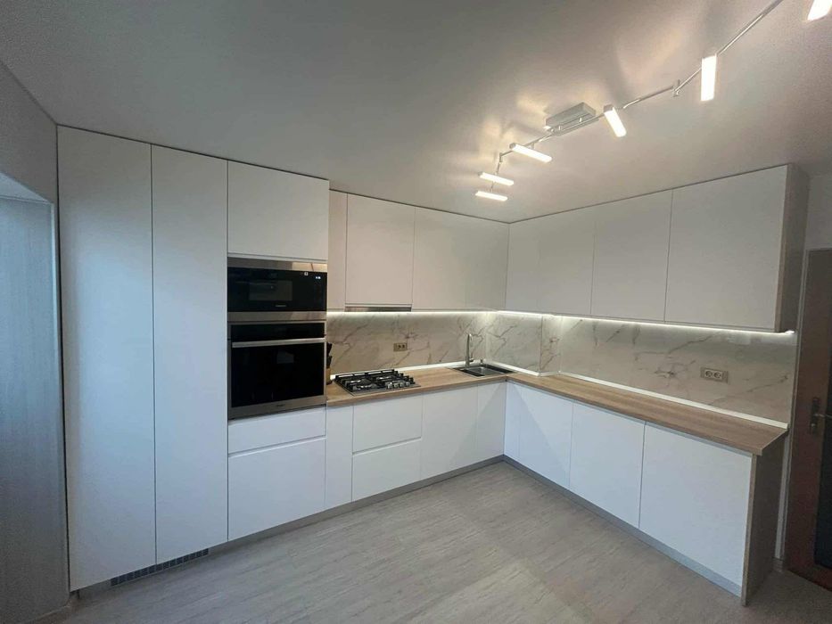Mobilier la comanda