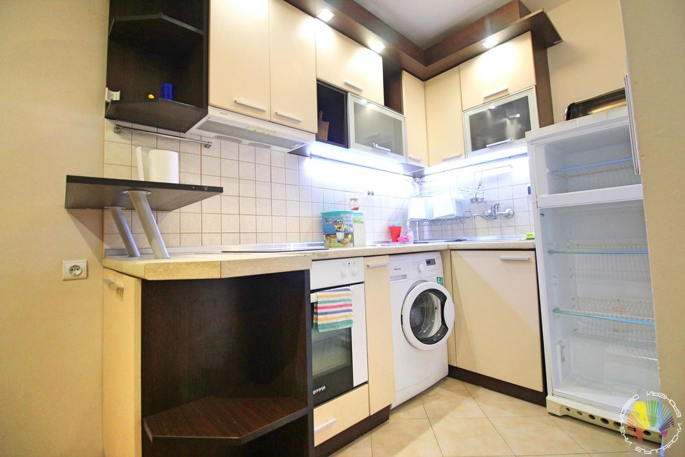 Дава се под наем Двустаен апартамент в Бургас, Център - 60 кв.м за 408 € - Снимка #4