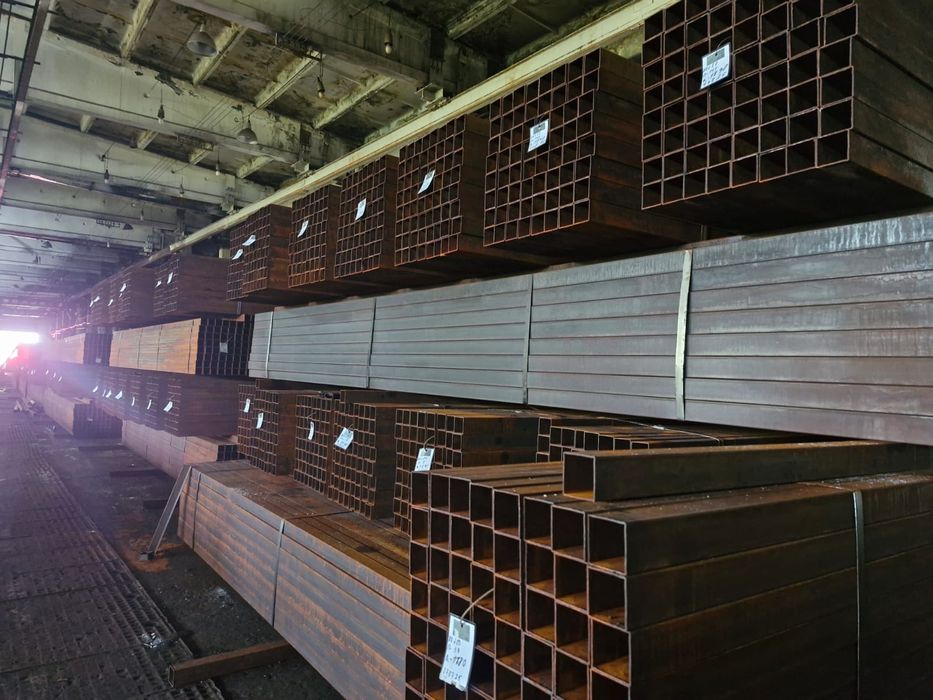 Профильная труба , размеры 80*80*2