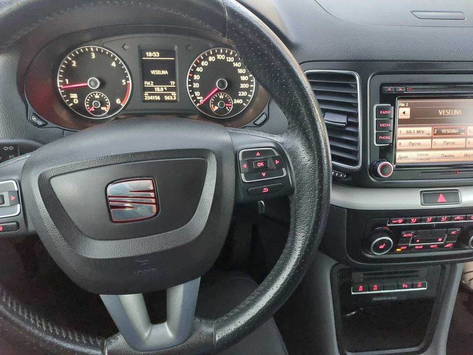 Продавам Сеат алхамбра 2.0tdi 140кс. 2012г.