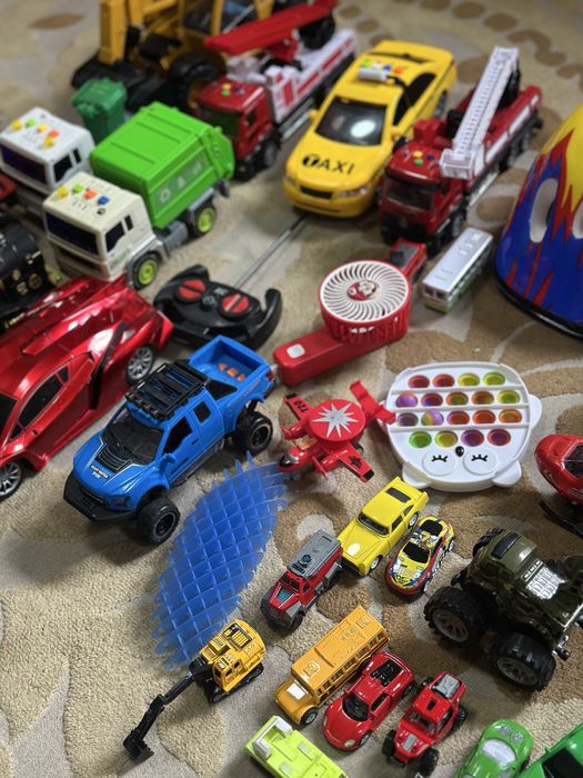 Игрушки машинки