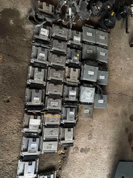 Компютър еку ecu електронен блок двигател Ауди А5 2.7тди