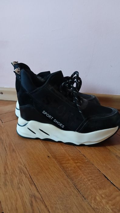 Спортно елегантни обувки