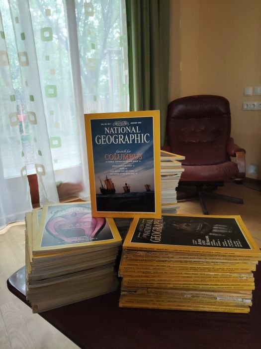 79 de reviste National Geographic în engleză