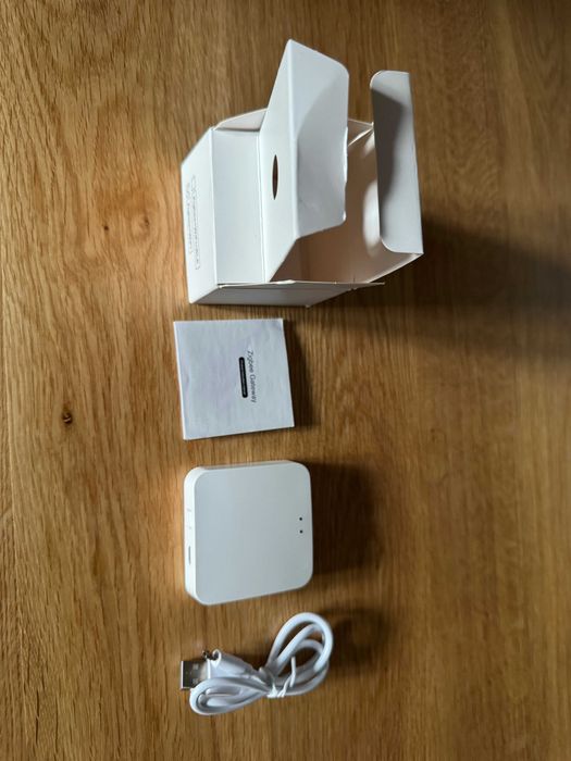 Smart Hub Gateway Tuya Zigbee 3.0 WIFI