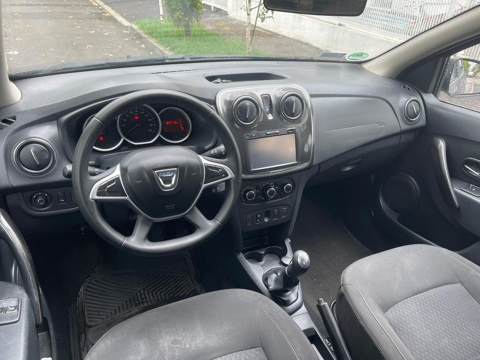 Vând Dacia Sandero an fab 2017