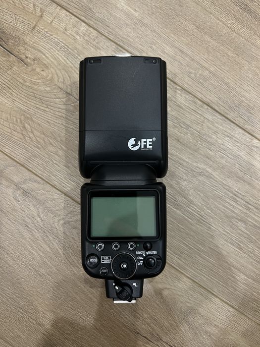 Вспышка FE 910 Nikon