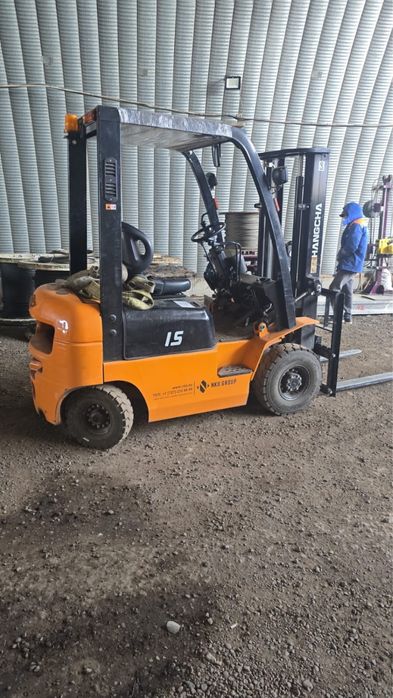 Вилочный погрузчик кара