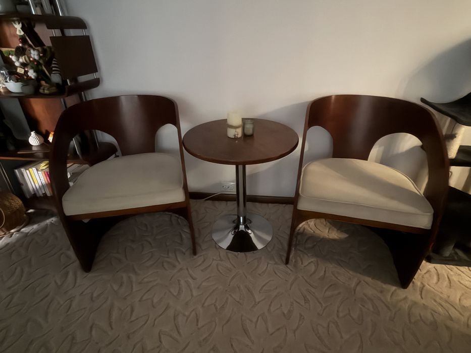 Set 2 fotolii + măsuță cafea din lemn – design elegant