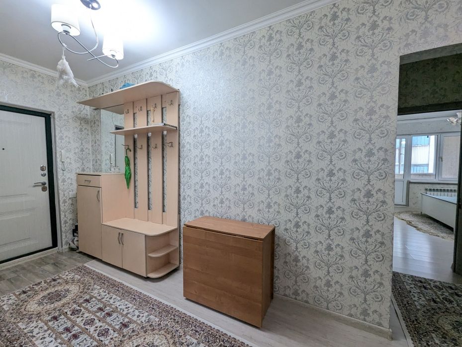 Шкаф для прихожей с тумбой