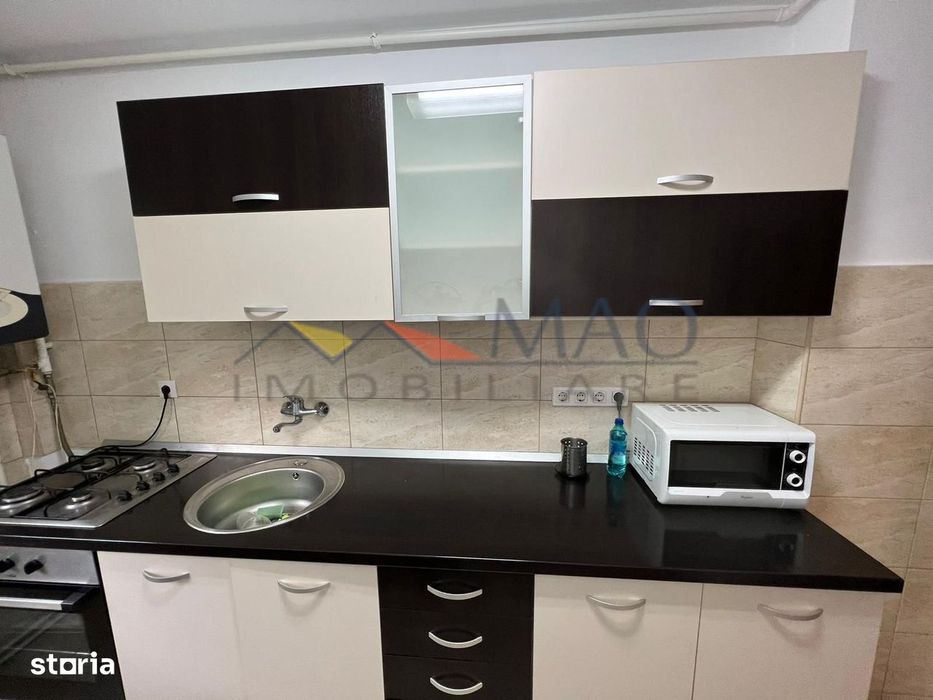 Cornisa - Vanzare ap. 4 camere - Str. Constantin Romanu Vivu